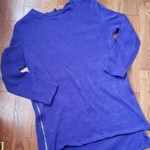 SWEATER size XL. Gently used.